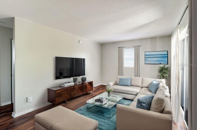 Building Photo - 1341 W Point Dr