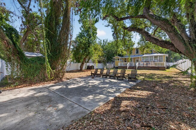 Building Photo - Stunning 4-bedroom home in Tampa! (Bonus room)