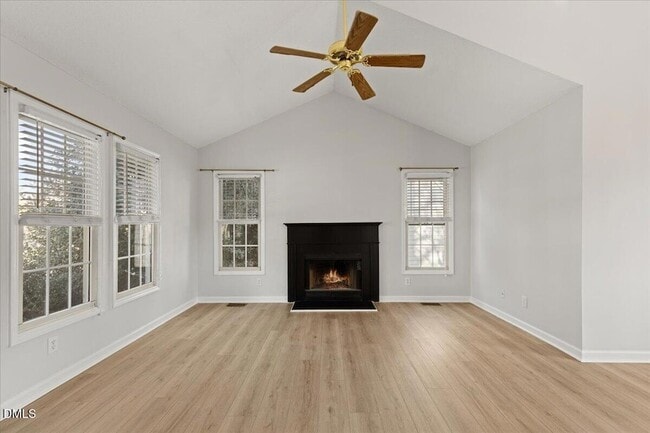 Building Photo - 102 Mint Hill Dr