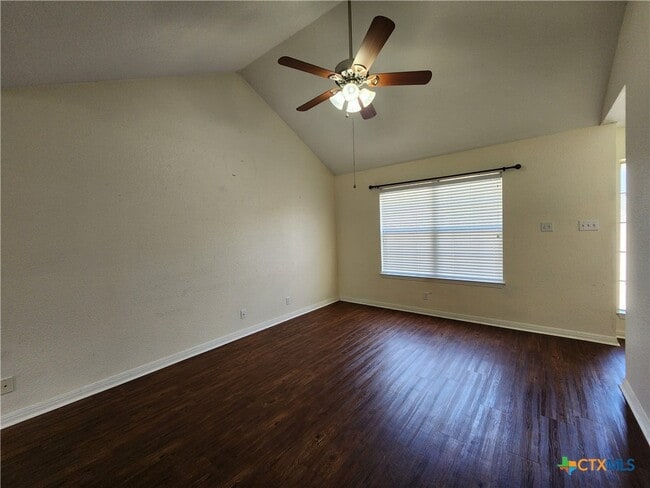 Building Photo - 249 Glenbrook Dr