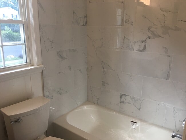 Upstairs Bath - 1955 N Woodrow St