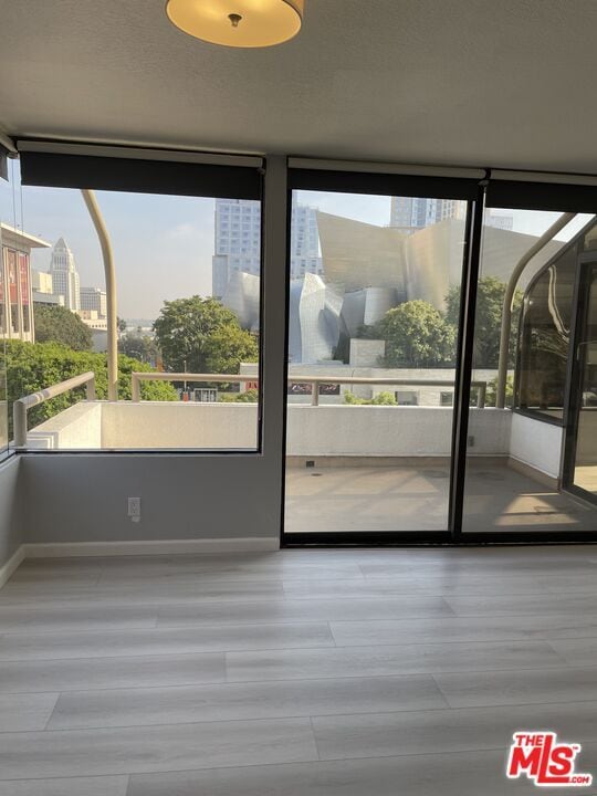 Building Photo - 121 S Hope St