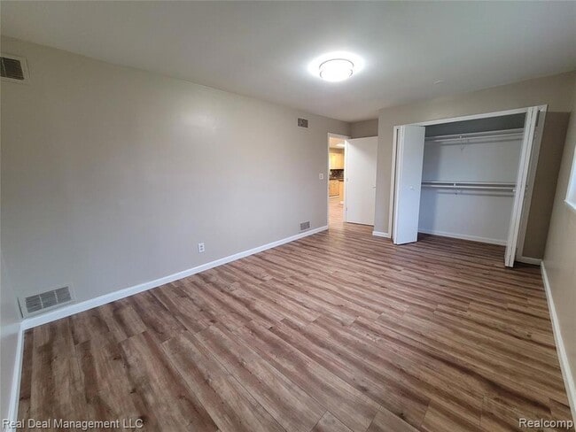 Building Photo - 2534 Depew Dr