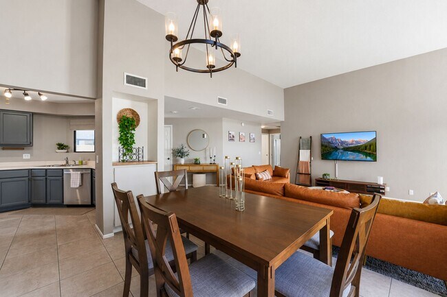 Building Photo - Move-in-ready home available furnished or unfurnished to suit your lifestyle!!