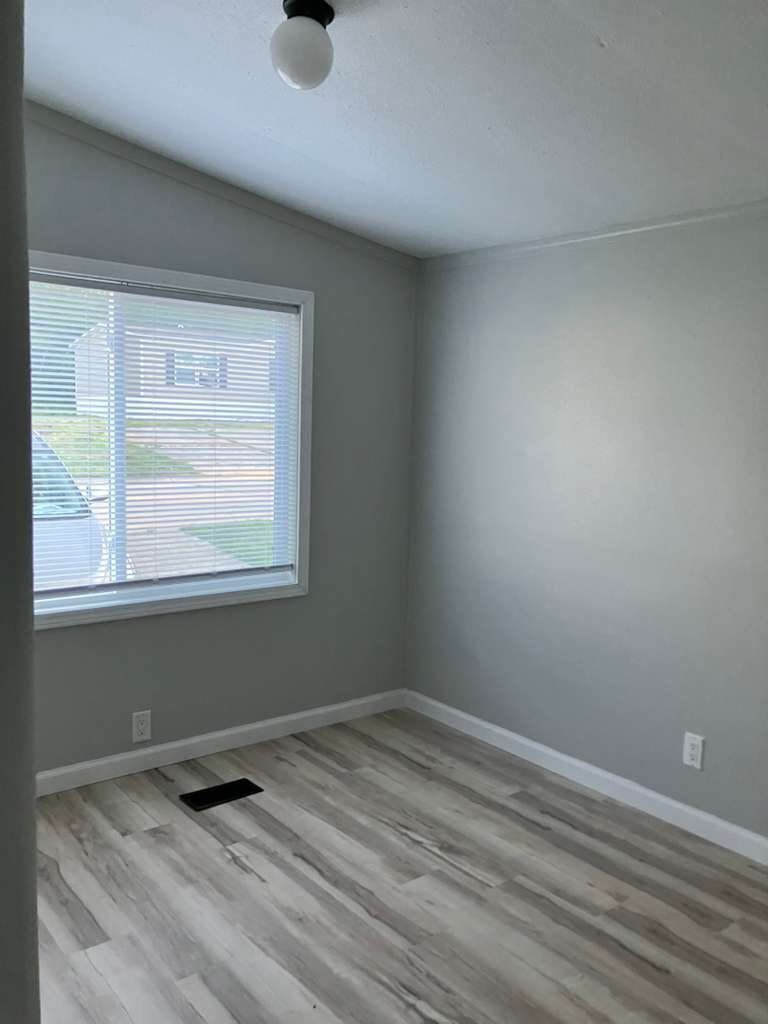 Building Photo - 4 Deerwood Park
