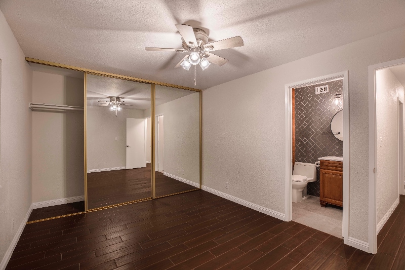 Building Photo - 4575 Kenilworth Ct