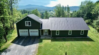 Building Photo - 4 Bedroom in Waterbury, VT Available on 7/1 (Furnished + Utilities included)