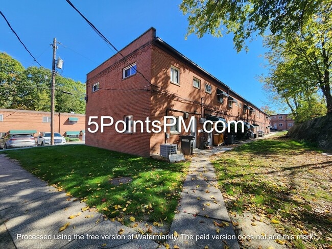 Building Photo - 200 Dalepark Dr