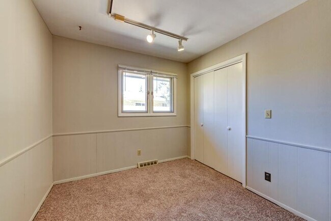 Building Photo - 4125 Apache Rd