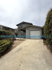 Building Photo - Charming 3-Bedroom Beach House with Ocean ...