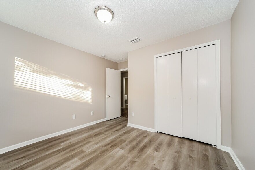 Building Photo - 9792 Chirping Way