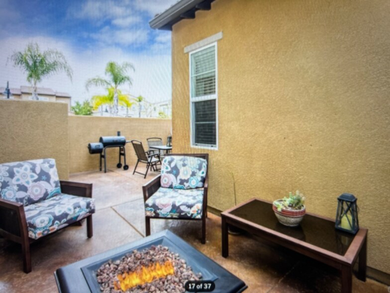 Building Photo - 37435 Paseo Tulipa