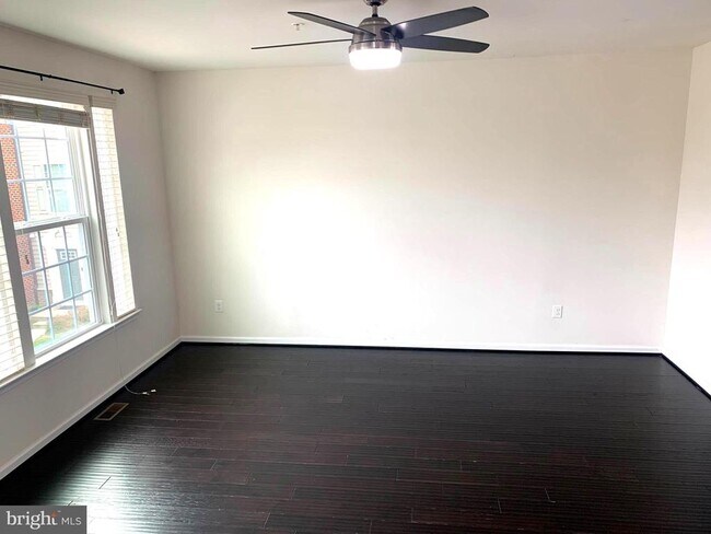 Building Photo - 9457 Virginia Jane Way