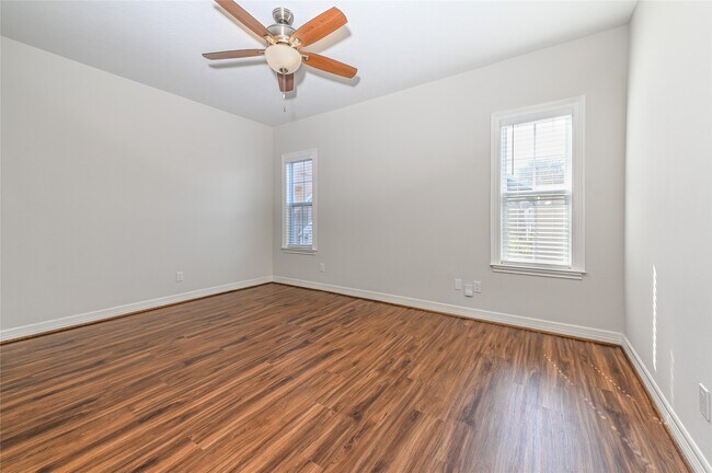 Building Photo - 1032 Walling St