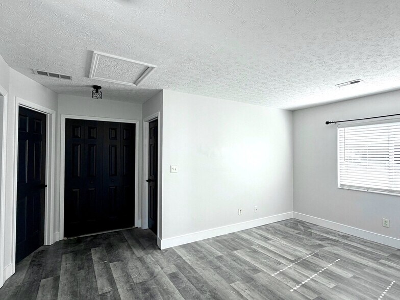 Second floor bonus area adjoinig secondary bedrooms and hall bath - 1200 Bugle Bluff Ct