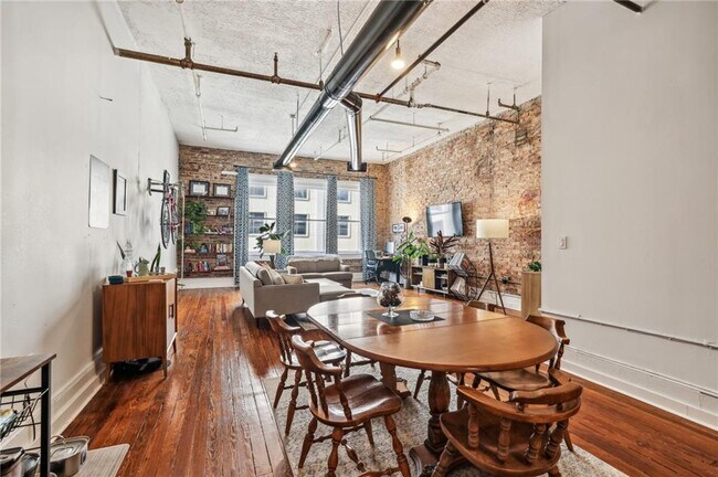 Building Photo - 215 Mitchell St SW