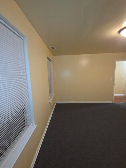 Building Photo - 6669 S Michigan Ave