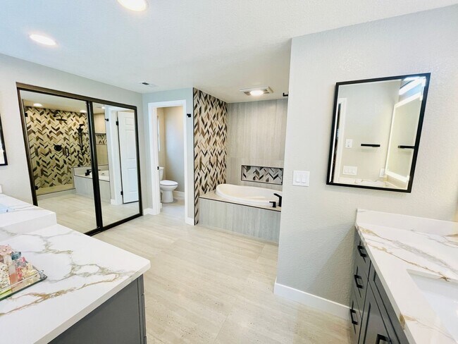 Building Photo - Beautiful 4 Bed 3 Bath + Huge Bonus Room A...