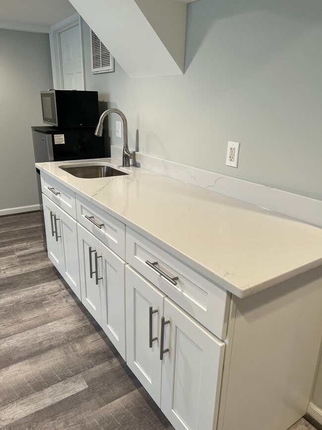 New Kitchenette with Quartz Countertop - 2921 Johnson Rd