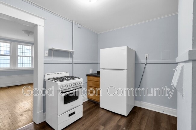 Building Photo - 8 E Depew Ave