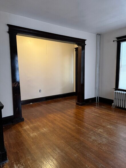 Building Photo - 37 Mountford St