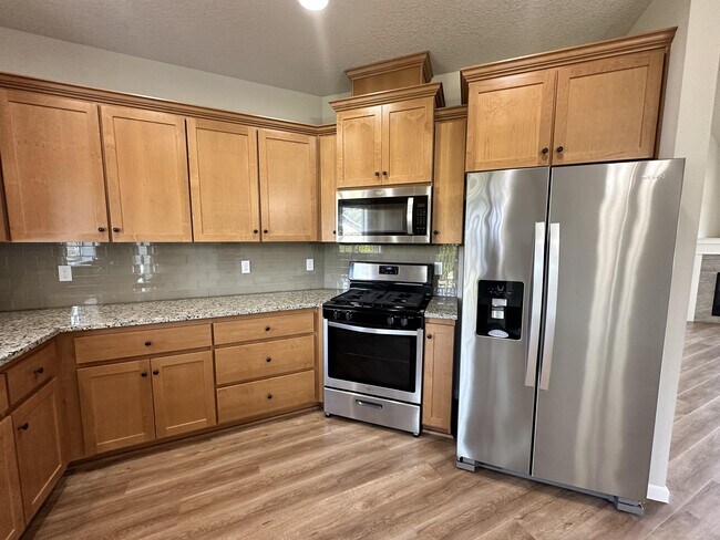 Building Photo - 823 Riley Dr NE