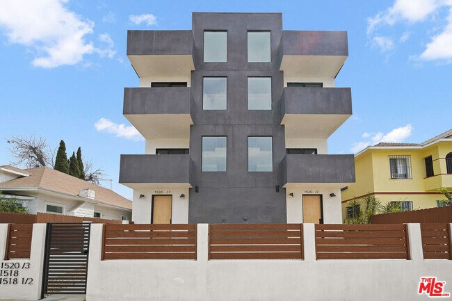 Building Photo - 1520 Magnolia Ave