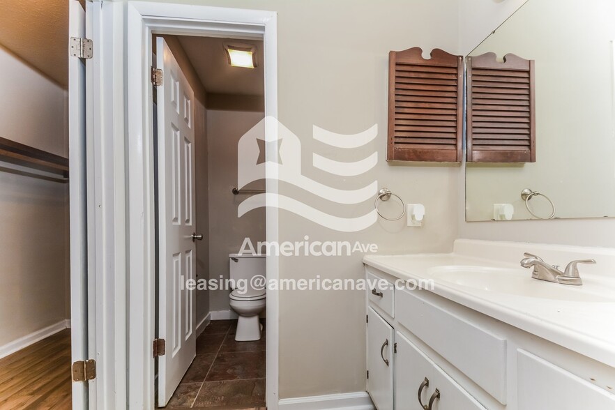 Building Photo - 6997 Candlewood Dr