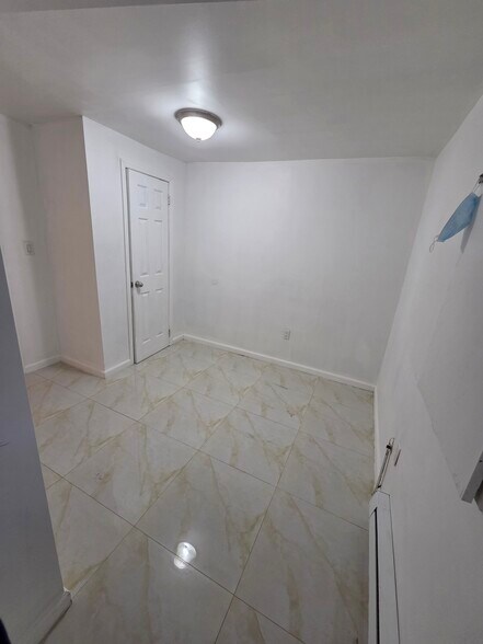 Building Photo - 3117 99th St