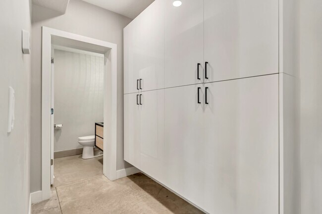 Building Photo - 7033 S 300 E