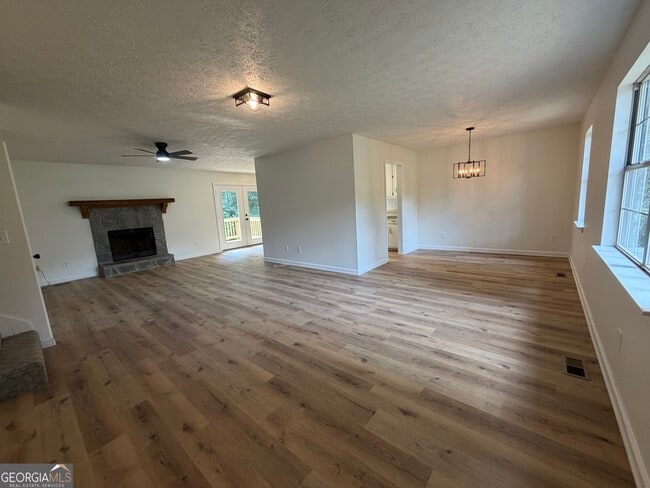 Building Photo - 1730 Bullock Dr