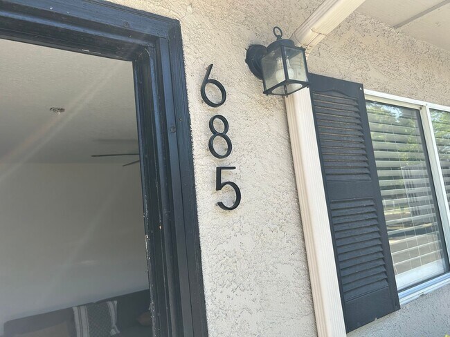 Building Photo - 683 - 695 Vermont Avenue, Turlock CA 95380