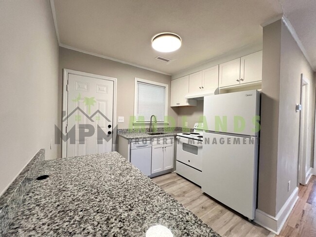 Building Photo - 7116 Patterson Rd