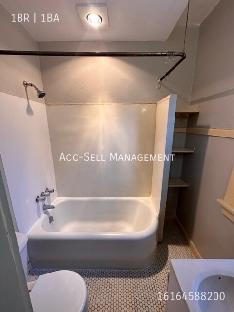 Building Photo - 209 Valley Ave NW