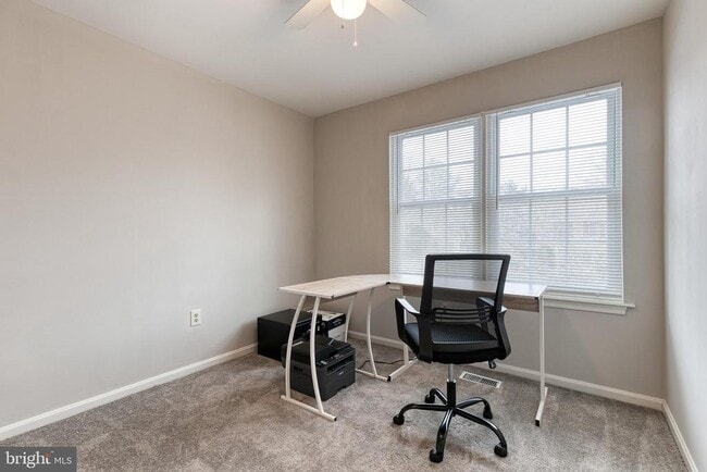 Building Photo - 3 Greenshire Ln
