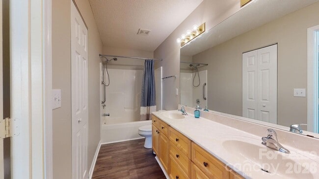 Building Photo - 670 Emerald Cove Dr
