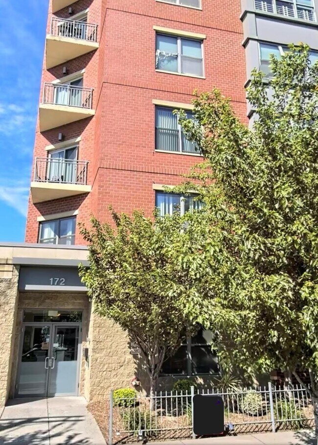 Building Photo - 172 Culver Ave