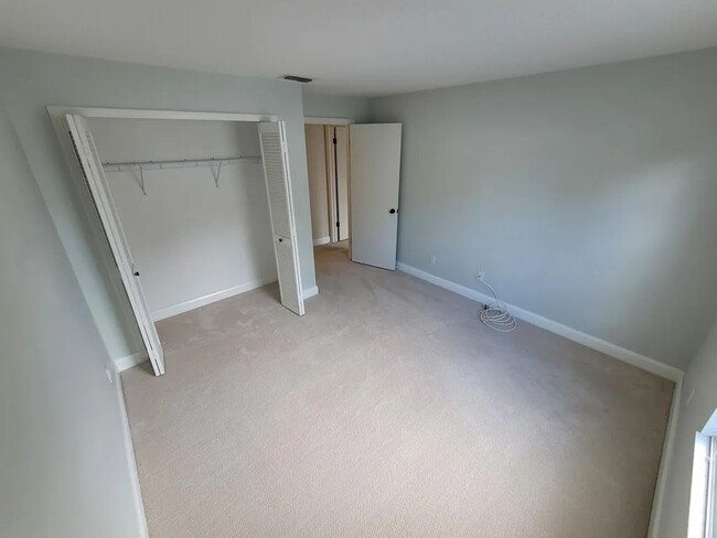 Building Photo - 5336 White Cliff Ln