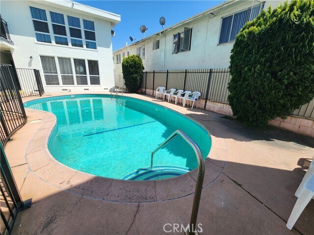 Primary Photo - 1732 N Harvard Blvd
