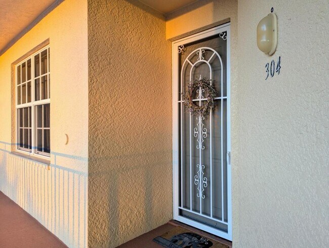 Primary Photo - 1129 Van Loon Commons Cir