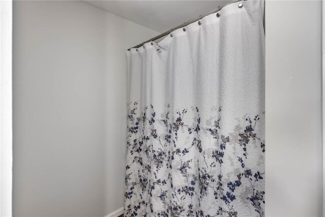 Building Photo - 6117 Charlesgate Rd