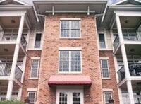 Building Photo - Fountain View