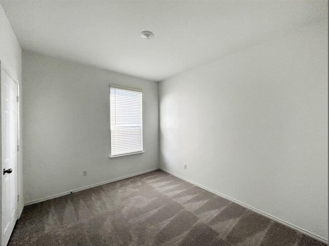 Building Photo - 1620 Brimhurst Dr