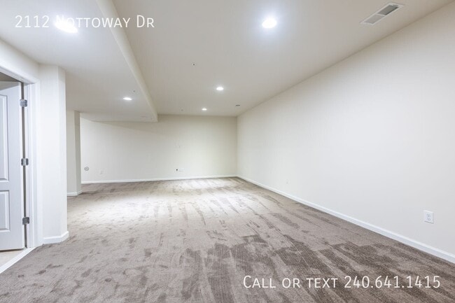 Building Photo - 2112 Nottoway Dr