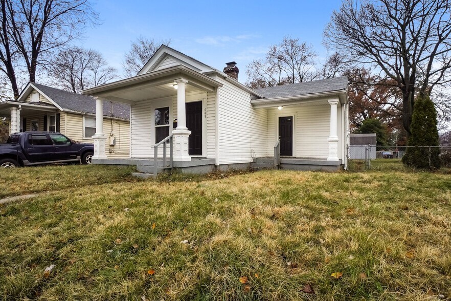 Building Photo - 645 Lynn St