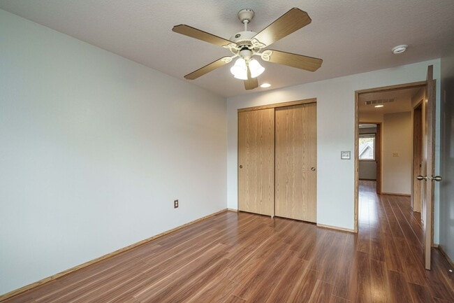 Building Photo - 3 Bedroom 2.5 Bath with workshop and fence...