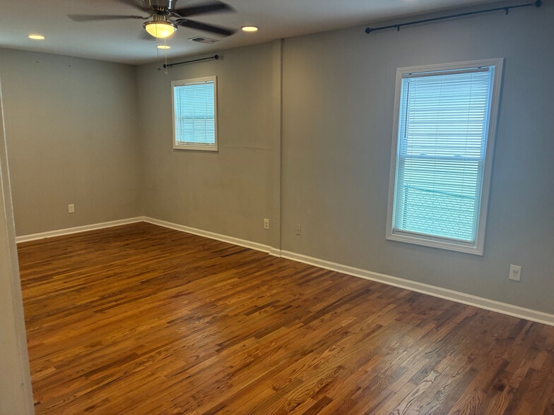 Building Photo - Room in House on Mayson Turner Rd NW