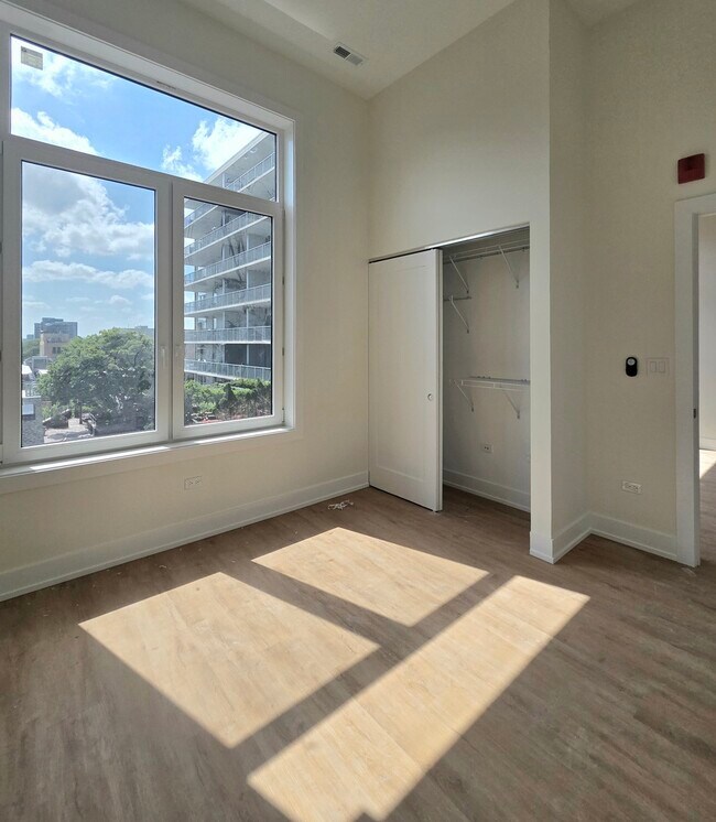 Building Photo - 1537 N Orleans St