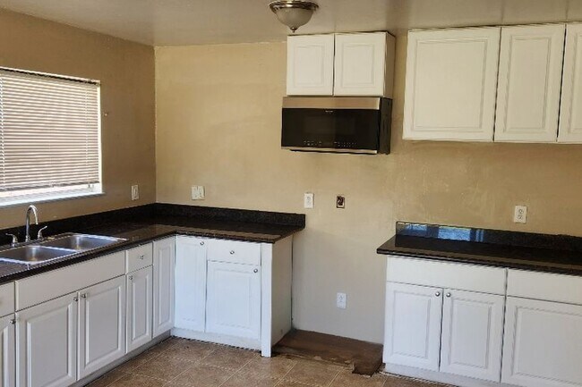 Building Photo - 3436 Gates Way