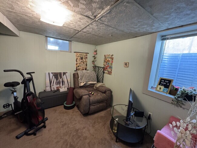 Building Photo - Charming 3-Bed Home with Finished Basement and huge backyard.